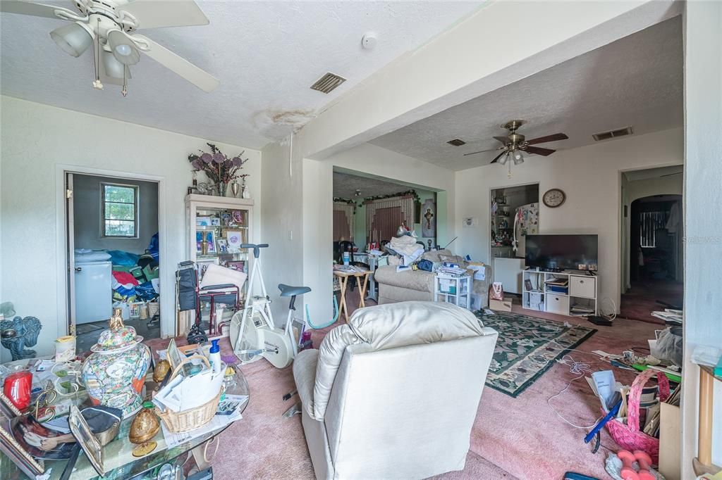 Active With Contract: $125,000 (2 beds, 1 baths, 1325 Square Feet)