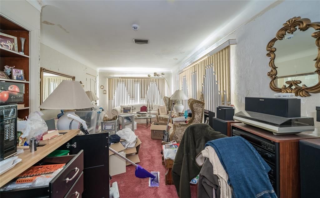 Active With Contract: $125,000 (2 beds, 1 baths, 1325 Square Feet)