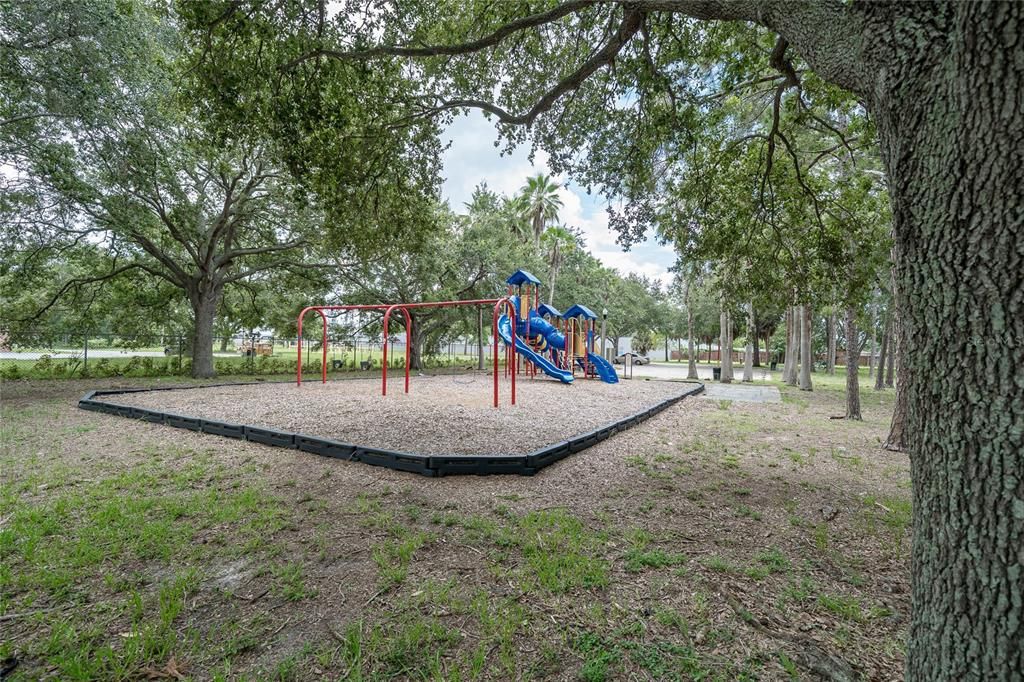 Active With Contract: $125,000 (2 beds, 1 baths, 1325 Square Feet)