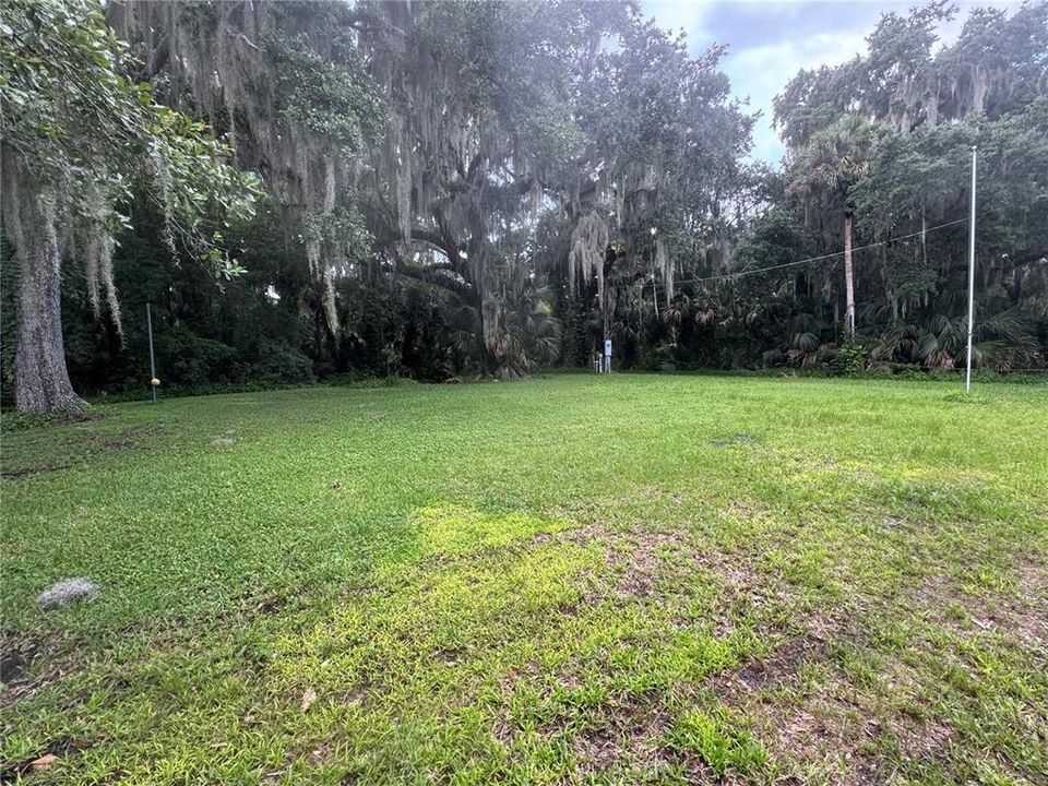 待售: $135,000 (1.06 acres)