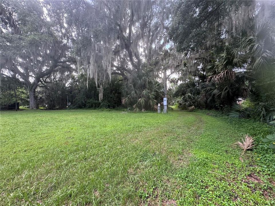 待售: $135,000 (1.06 acres)