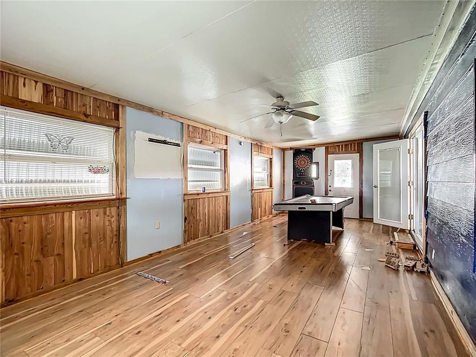 待售: $190,000 (3 贝兹, 2 浴室, 1248 平方英尺)