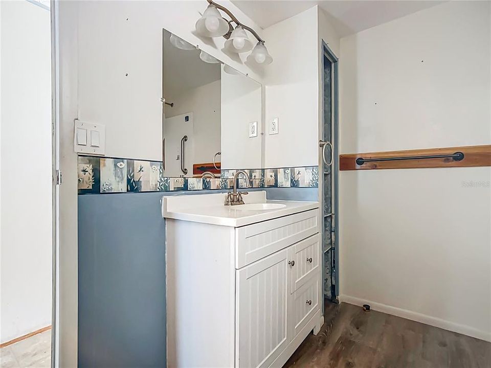 待售: $190,000 (3 贝兹, 2 浴室, 1248 平方英尺)