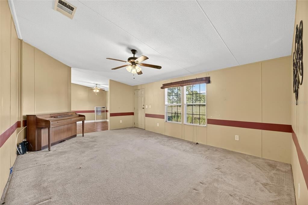 待售: $664,900 (4 贝兹, 2 浴室, 2052 平方英尺)