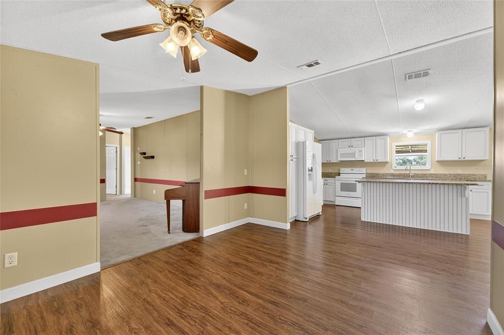 待售: $664,900 (4 贝兹, 2 浴室, 2052 平方英尺)