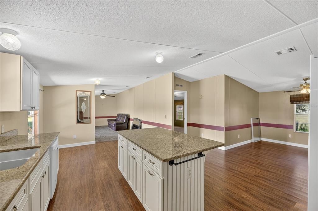 待售: $664,900 (4 贝兹, 2 浴室, 2052 平方英尺)