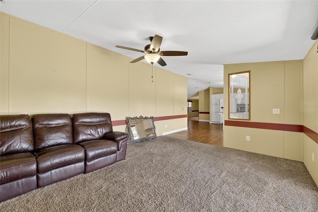 待售: $664,900 (4 贝兹, 2 浴室, 2052 平方英尺)