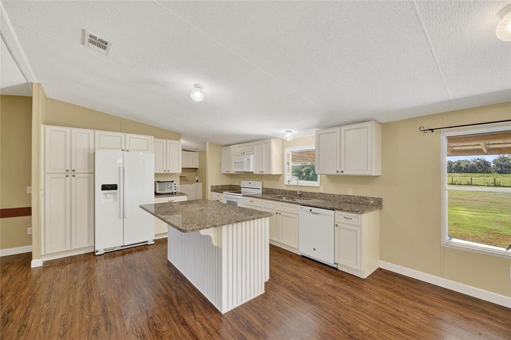 待售: $664,900 (4 贝兹, 2 浴室, 2052 平方英尺)