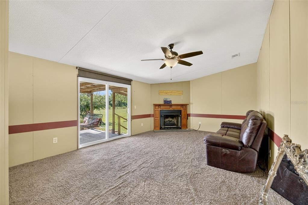 待售: $664,900 (4 贝兹, 2 浴室, 2052 平方英尺)