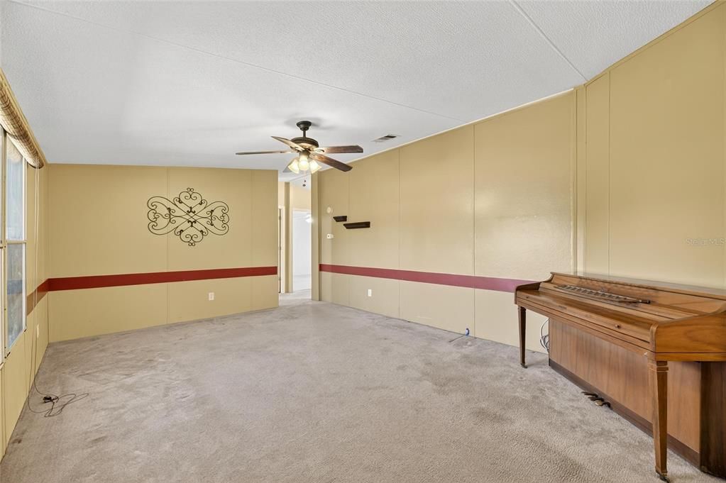 待售: $664,900 (4 贝兹, 2 浴室, 2052 平方英尺)