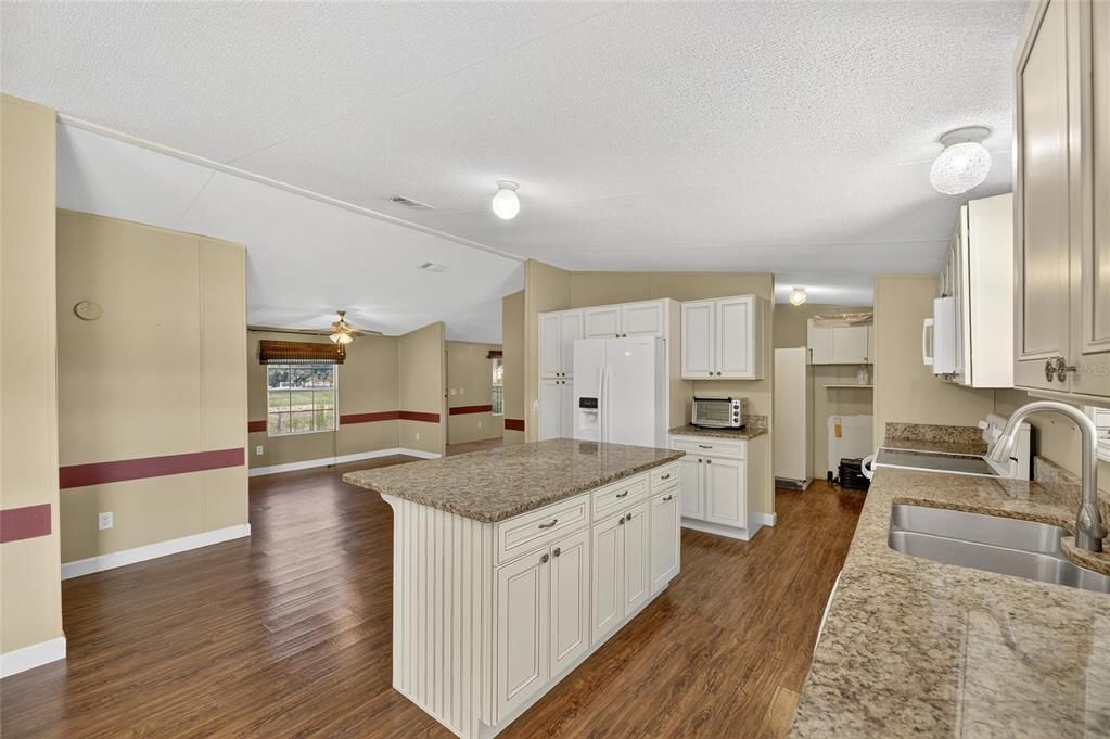 待售: $664,900 (4 贝兹, 2 浴室, 2052 平方英尺)