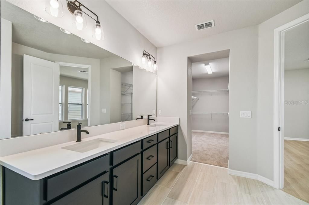 Под контрактом: $464,990 (3 спален, 2 ванн, 1626 Квадратных фут)