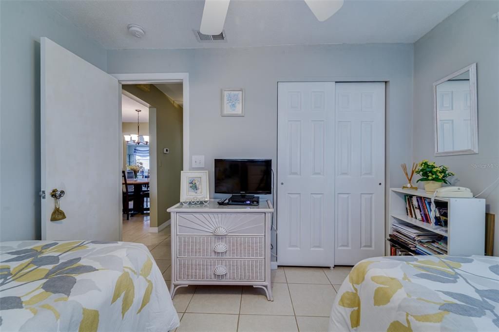 Activo con contrato: $259,000 (2 camas, 2 baños, 1122 Pies cuadrados)