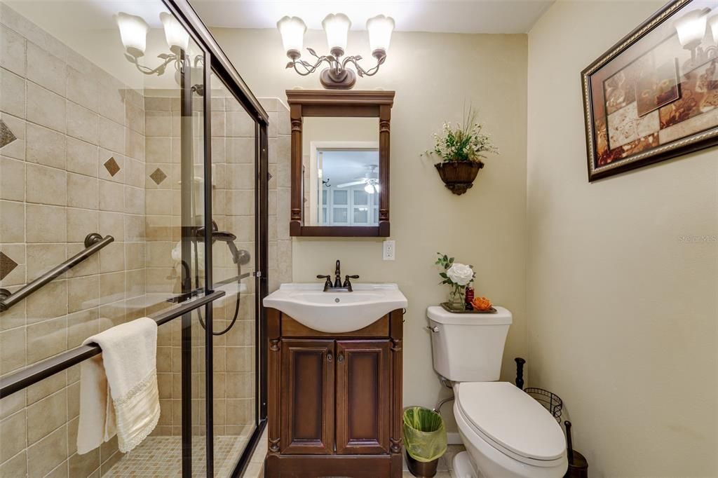 Activo con contrato: $259,000 (2 camas, 2 baños, 1122 Pies cuadrados)