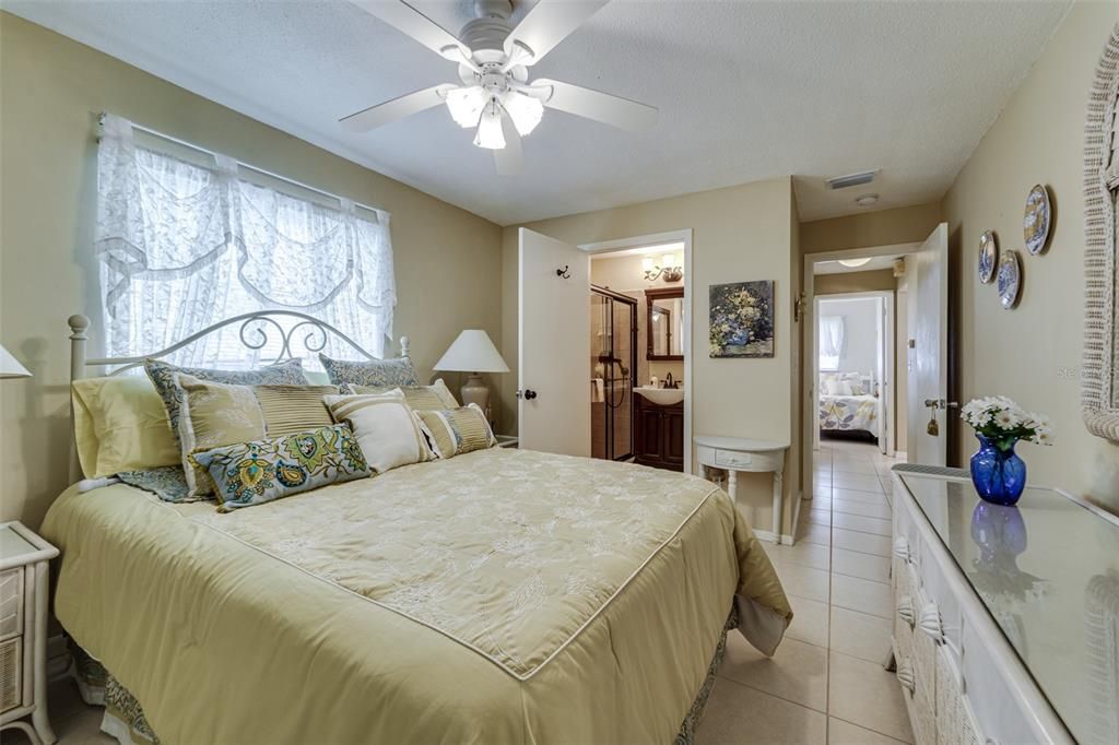 Activo con contrato: $259,000 (2 camas, 2 baños, 1122 Pies cuadrados)