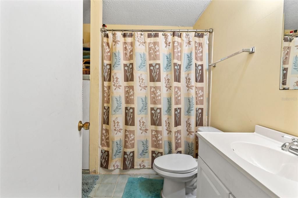 На продажу: $254,000 (3 спален, 2 ванн, 1928 Квадратных фут)