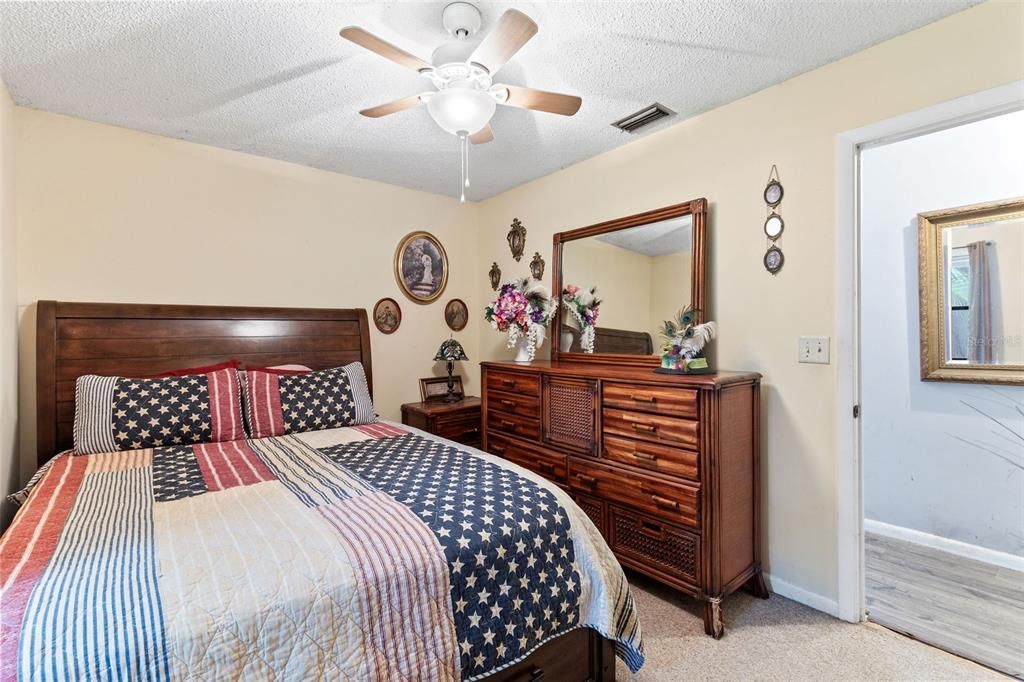 На продажу: $254,000 (3 спален, 2 ванн, 1928 Квадратных фут)