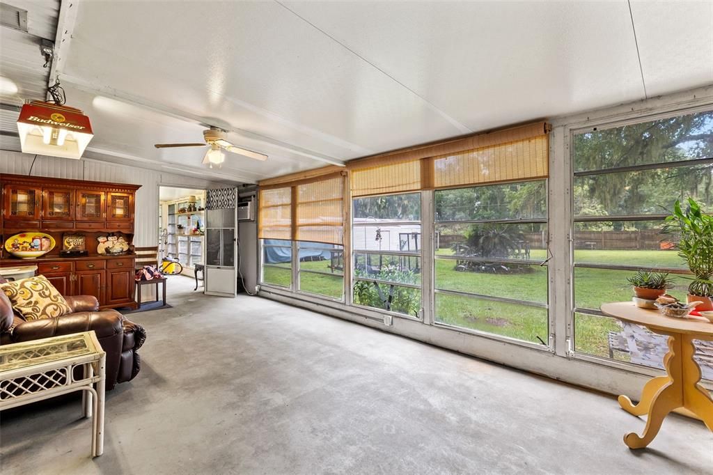 На продажу: $254,000 (3 спален, 2 ванн, 1928 Квадратных фут)