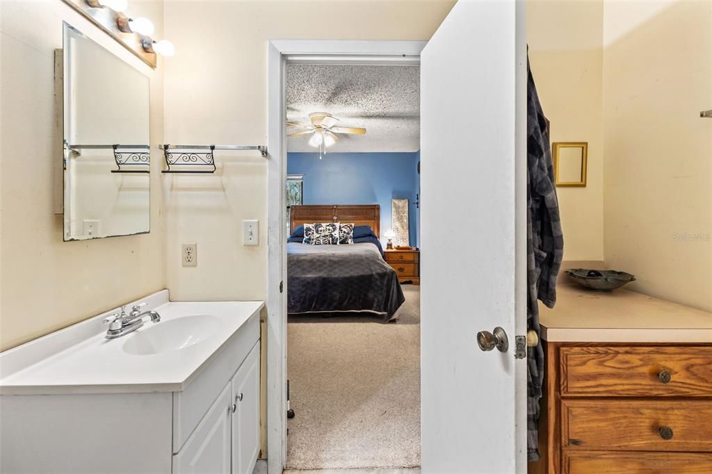 На продажу: $254,000 (3 спален, 2 ванн, 1928 Квадратных фут)