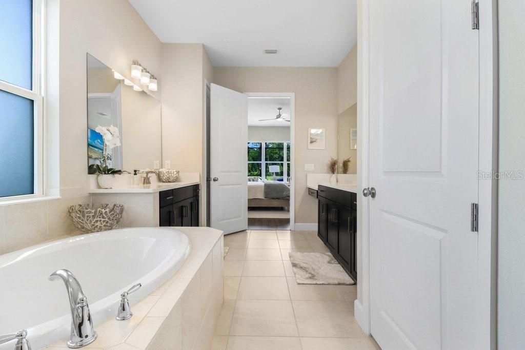 For Sale: $1,499,900 (5 beds, 3 baths, 4181 Square Feet)