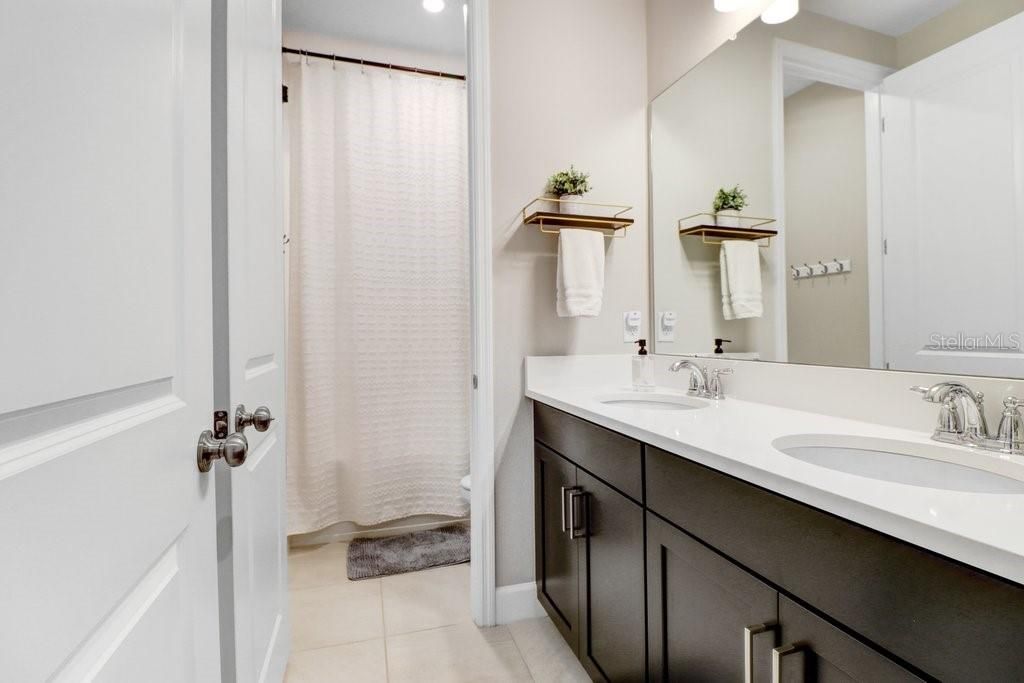 For Sale: $1,499,900 (5 beds, 3 baths, 4181 Square Feet)