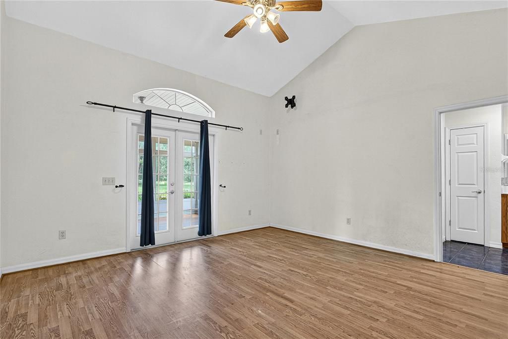 待售: $485,000 (3 贝兹, 2 浴室, 2393 平方英尺)