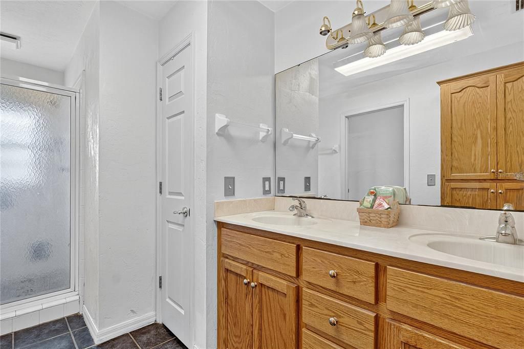 待售: $485,000 (3 贝兹, 2 浴室, 2393 平方英尺)