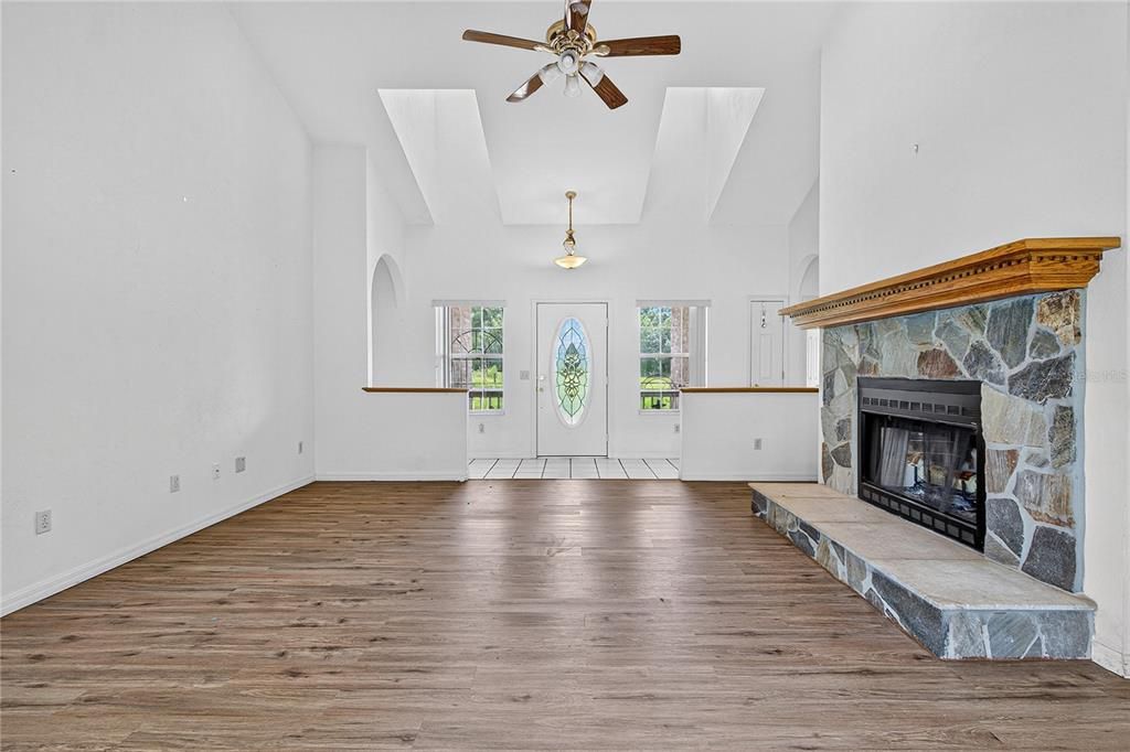 待售: $485,000 (3 贝兹, 2 浴室, 2393 平方英尺)