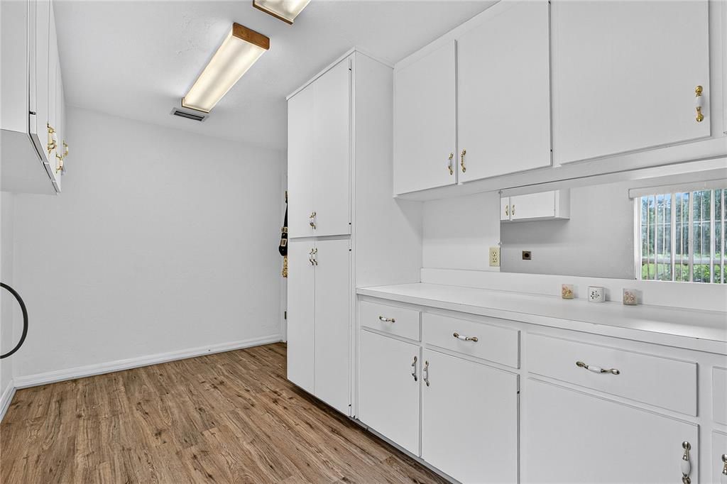 待售: $485,000 (3 贝兹, 2 浴室, 2393 平方英尺)