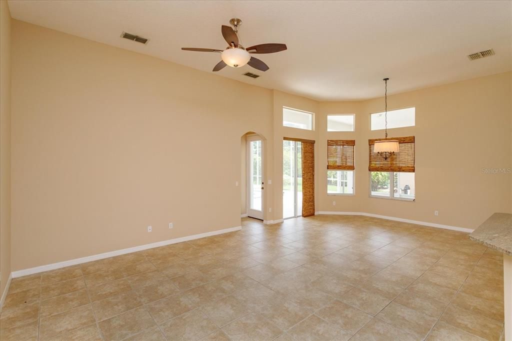 For Rent: $4,400 (4 beds, 4 baths, 3144 Square Feet)