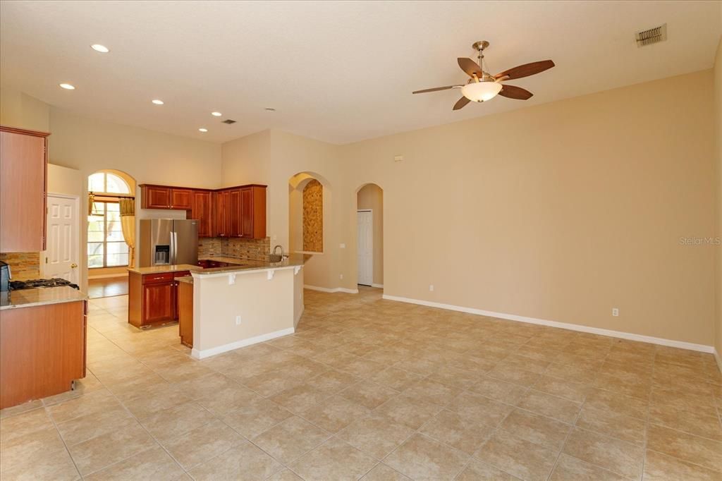 For Rent: $4,400 (4 beds, 4 baths, 3144 Square Feet)