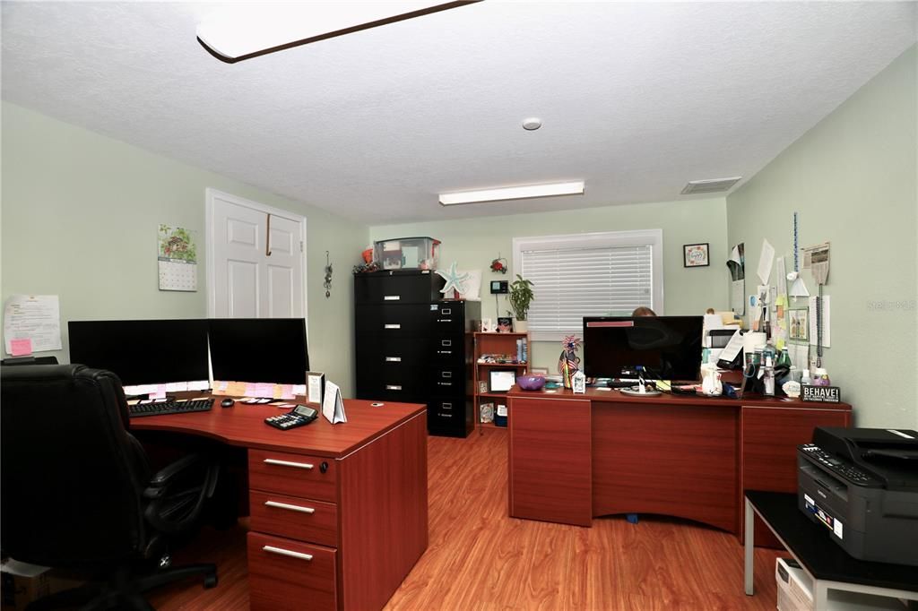 На продажу: $37,162 (0 спален, 0 ванн, 2186 Квадратных фут)