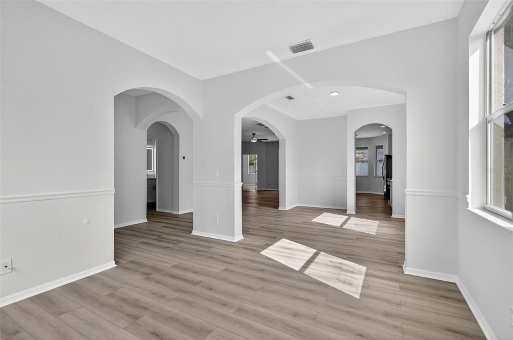 Под контрактом: $519,000 (4 спален, 2 ванн, 2396 Квадратных фут)