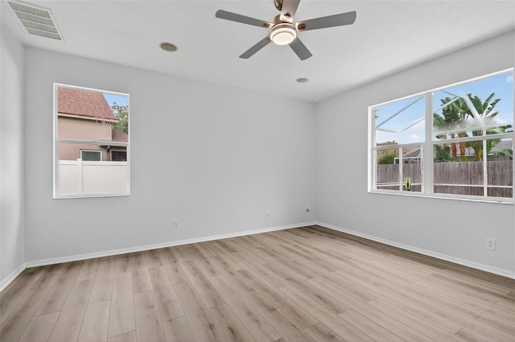 Под контрактом: $519,000 (4 спален, 2 ванн, 2396 Квадратных фут)