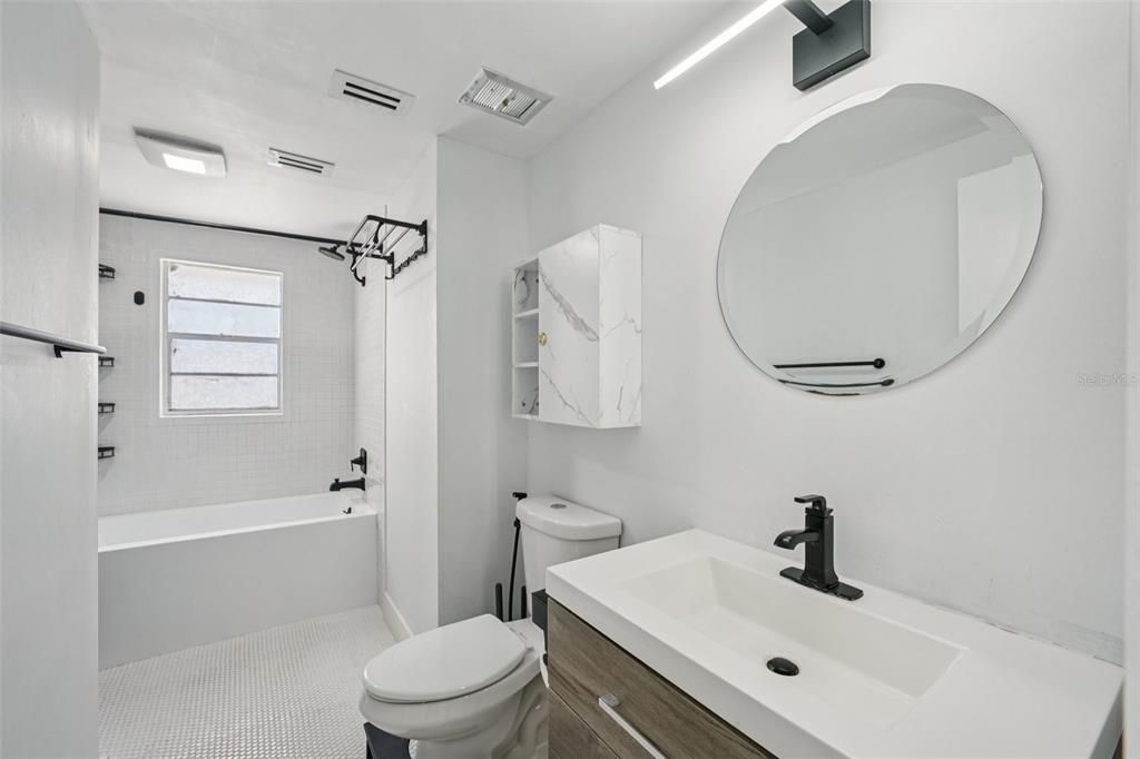 Active With Contract: $624,000 (5 beds, 3 baths, 2434 Square Feet)