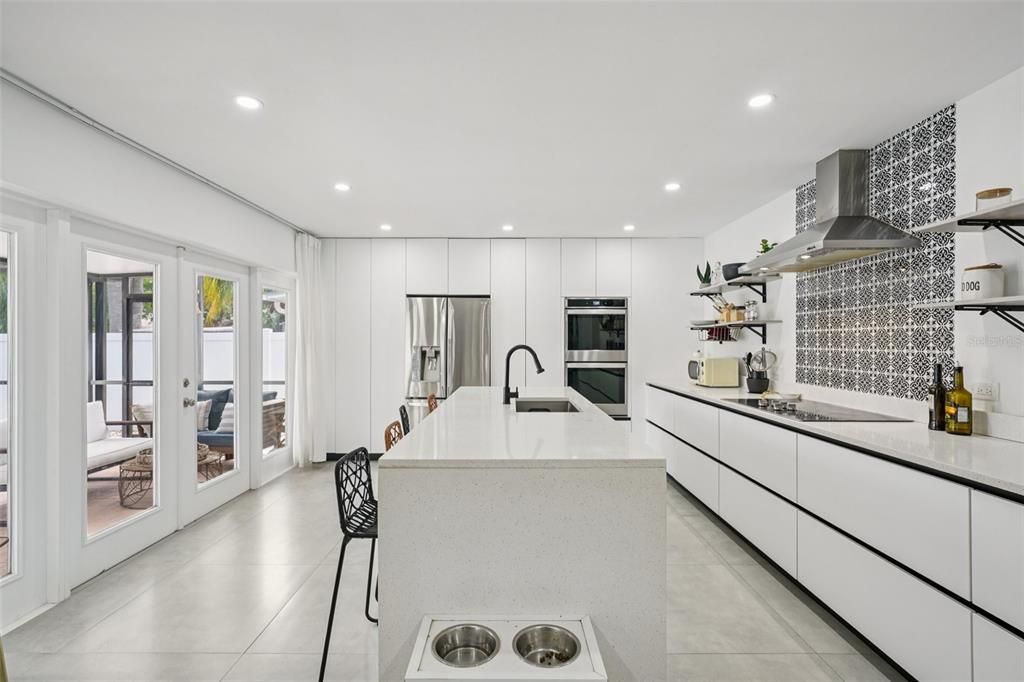 Active With Contract: $624,000 (5 beds, 3 baths, 2434 Square Feet)