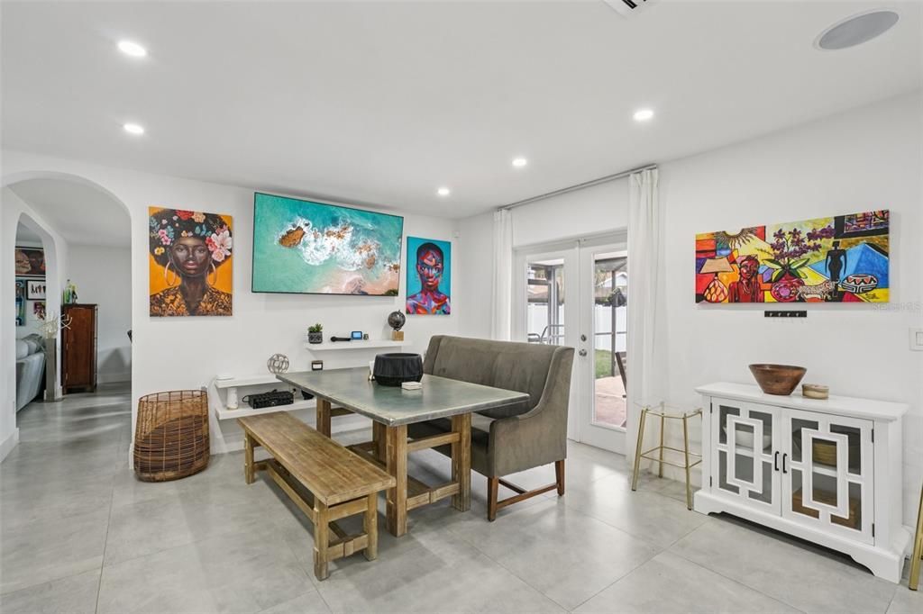 Active With Contract: $624,000 (5 beds, 3 baths, 2434 Square Feet)