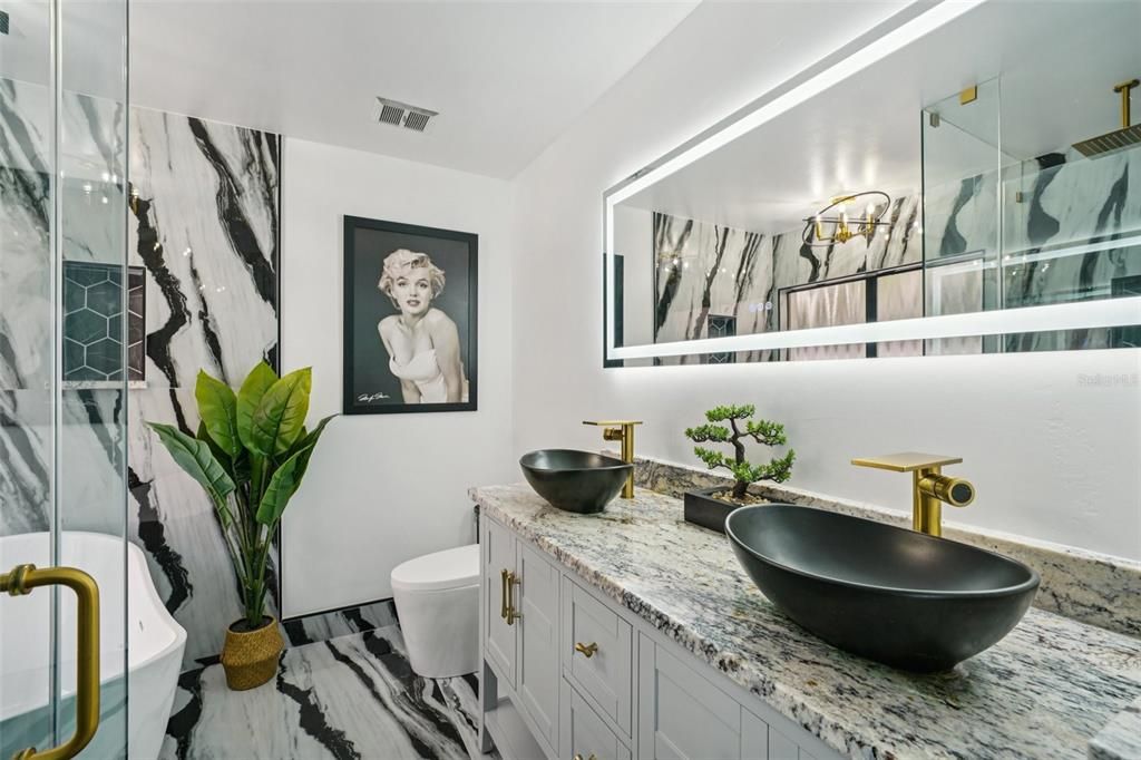 Active With Contract: $624,000 (5 beds, 3 baths, 2434 Square Feet)