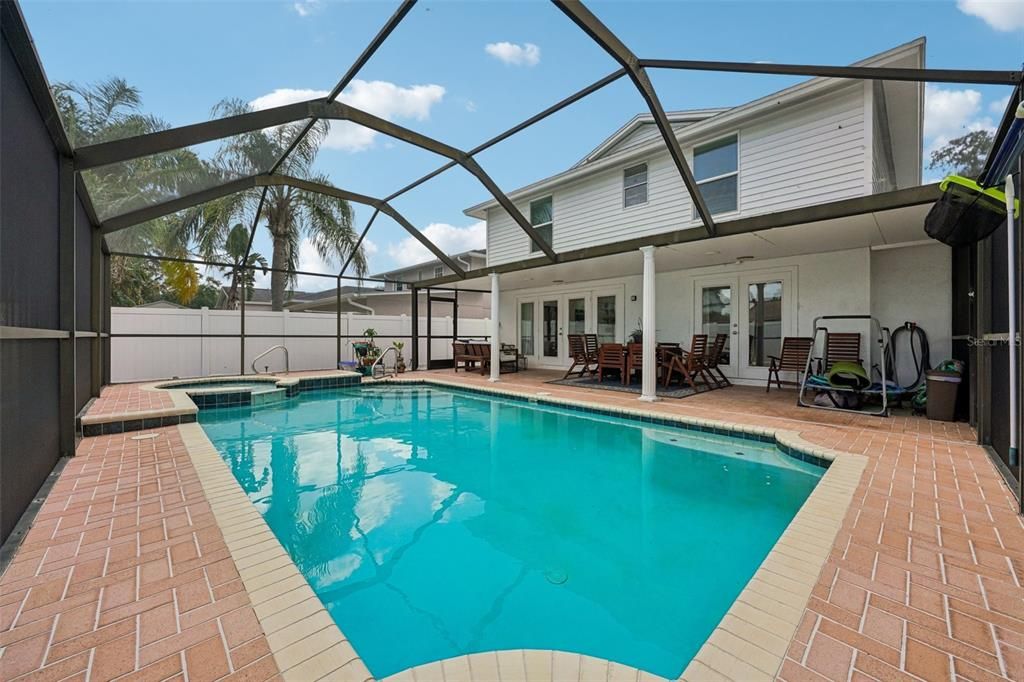 Active With Contract: $624,000 (5 beds, 3 baths, 2434 Square Feet)