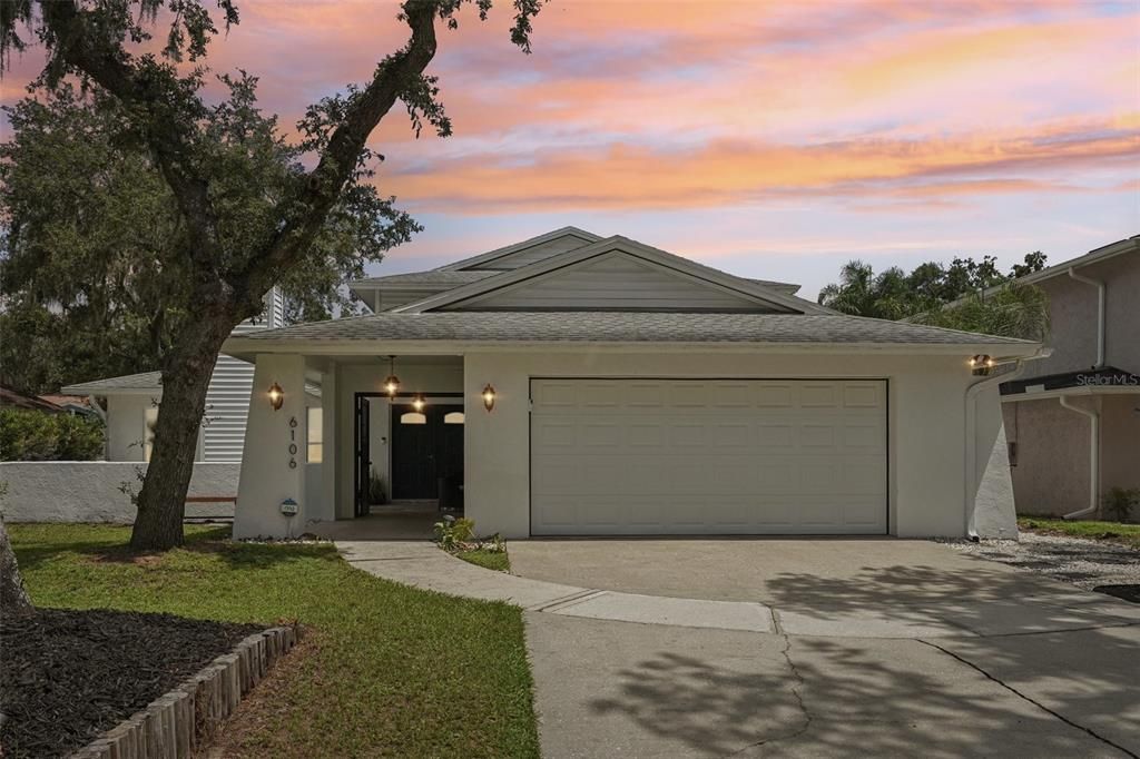 Active With Contract: $624,000 (5 beds, 3 baths, 2434 Square Feet)