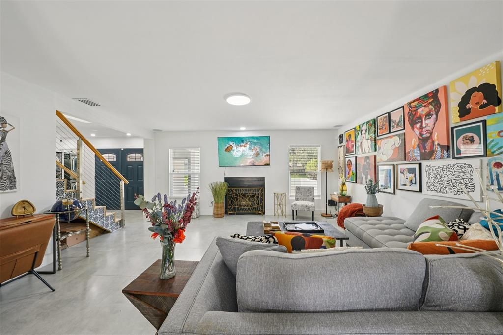 Active With Contract: $624,000 (5 beds, 3 baths, 2434 Square Feet)