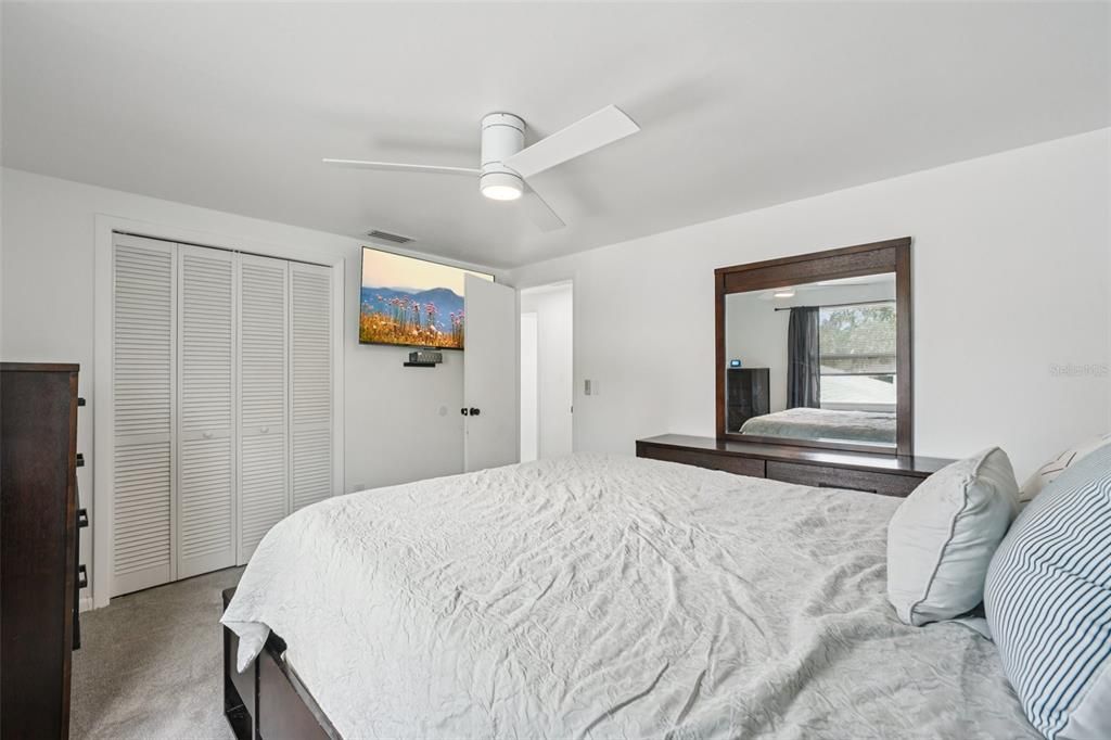 Active With Contract: $624,000 (5 beds, 3 baths, 2434 Square Feet)