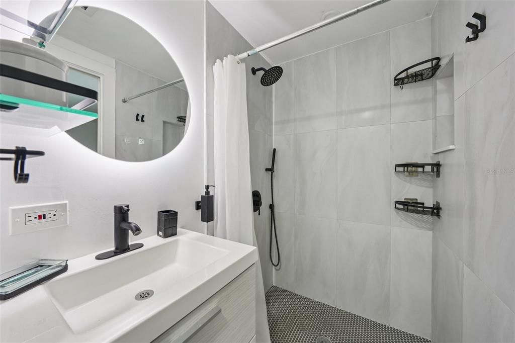 Active With Contract: $624,000 (5 beds, 3 baths, 2434 Square Feet)