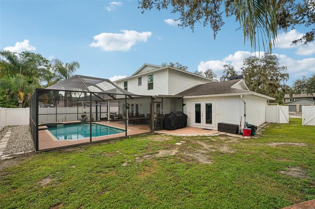 Active With Contract: $624,000 (5 beds, 3 baths, 2434 Square Feet)