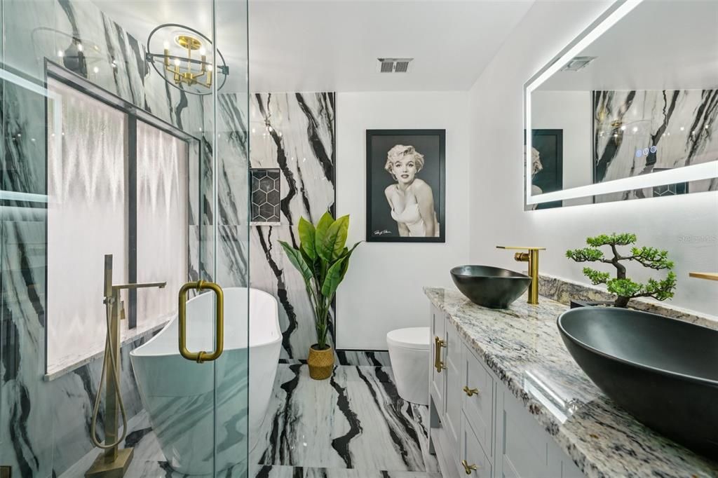 Active With Contract: $624,000 (5 beds, 3 baths, 2434 Square Feet)