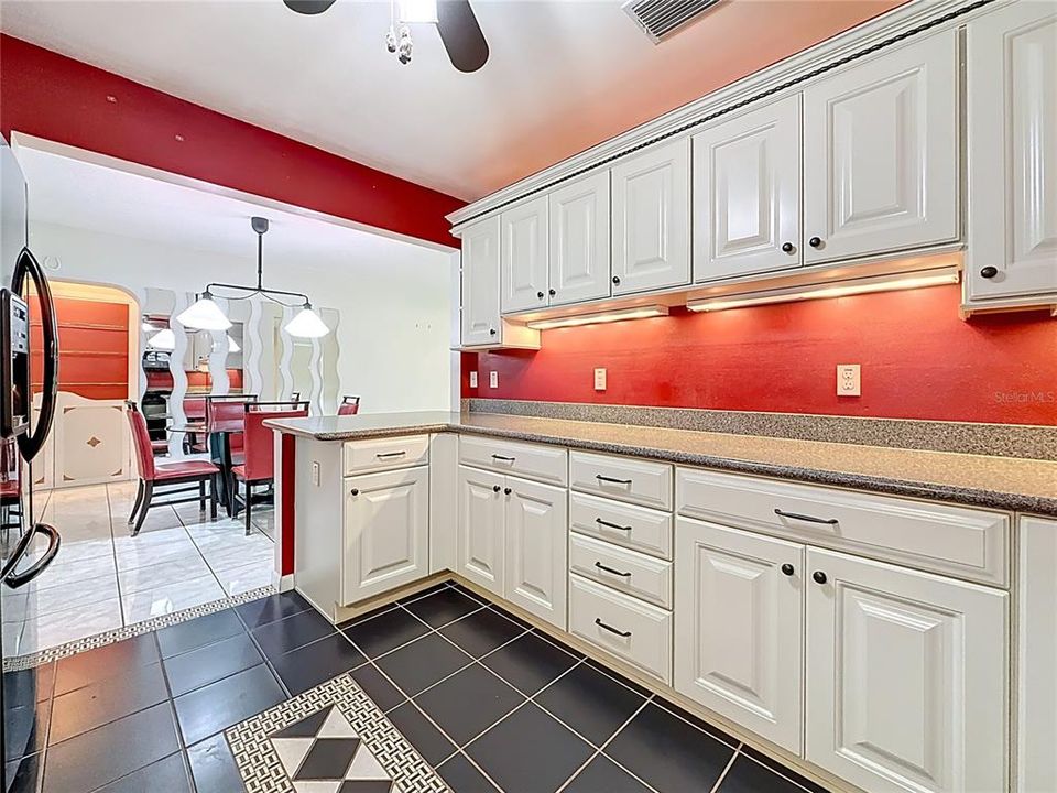 For Sale: $649,900 (3 beds, 3 baths, 2114 Square Feet)