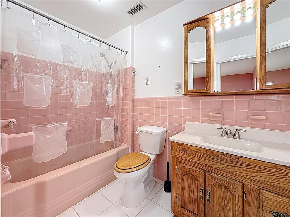 For Sale: $649,900 (3 beds, 3 baths, 2114 Square Feet)