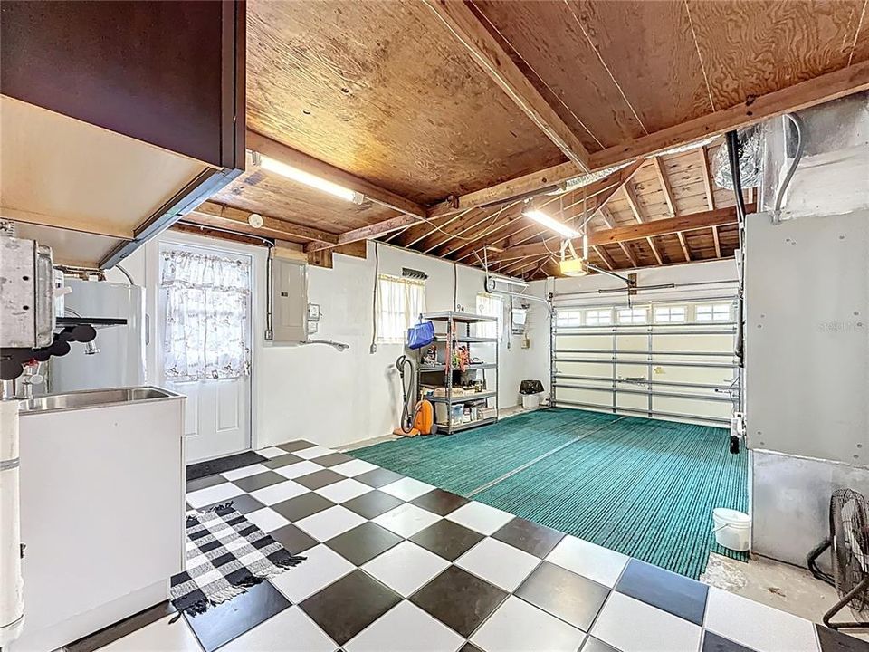 For Sale: $649,900 (3 beds, 3 baths, 2114 Square Feet)