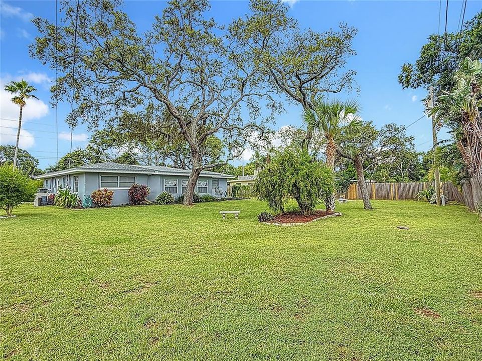 For Sale: $649,900 (3 beds, 3 baths, 2114 Square Feet)