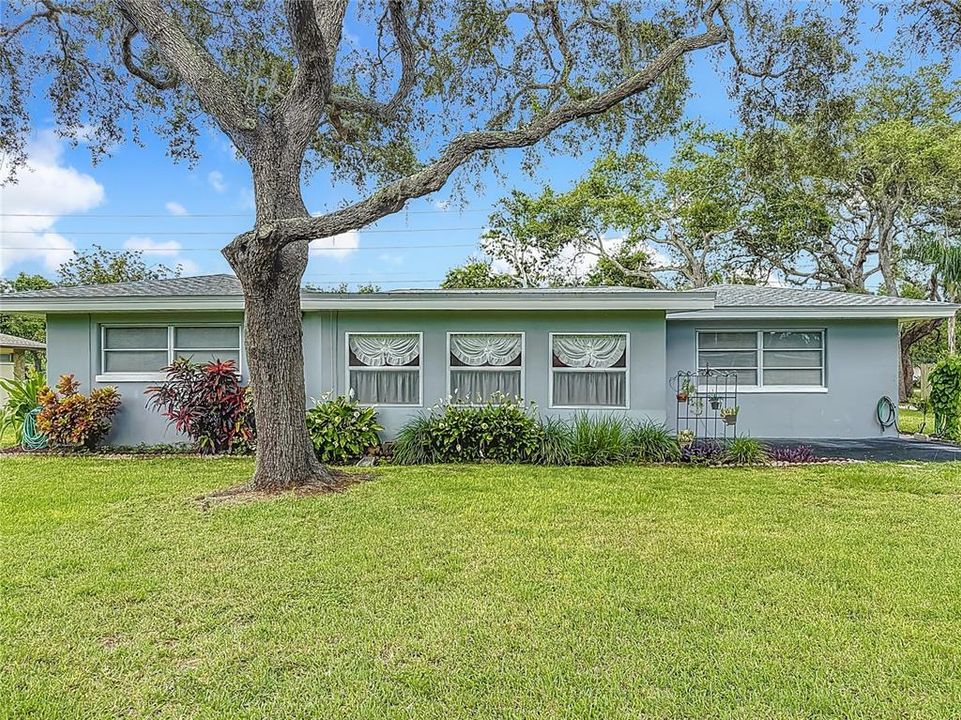 For Sale: $649,900 (3 beds, 3 baths, 2114 Square Feet)